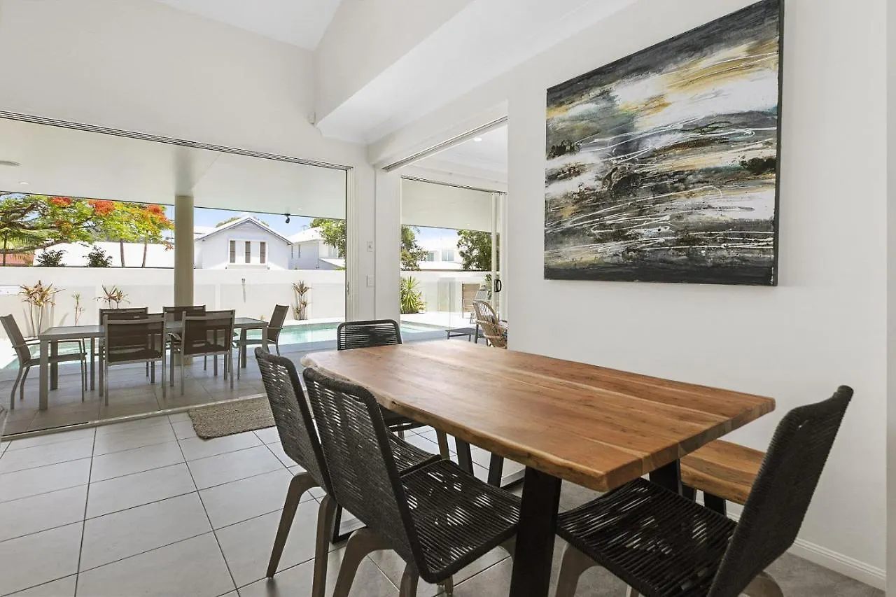 Perfect Family Holiday Home On Noosa Sound - 3 Key Court 0*, Noosa Heads