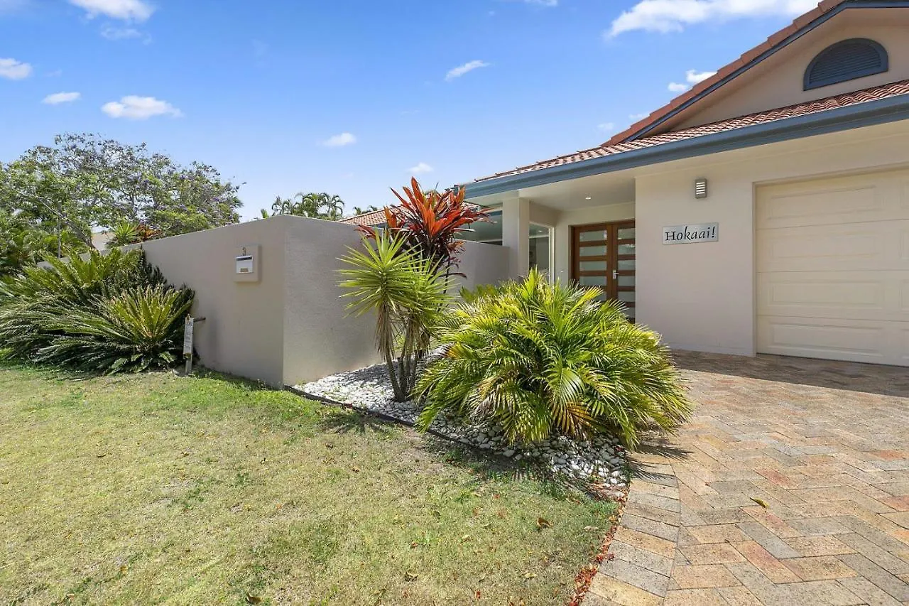 Perfect Family Holiday Home On Noosa Sound - 3 Key Court